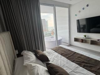 Suite con Jacuzzi y vista al mar piso 13 - 8