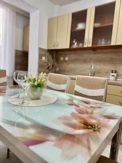 The Central Suite - Petrich - 1