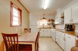 Bring Your Boat! Greers Ferry Lake Home with Slip - 7