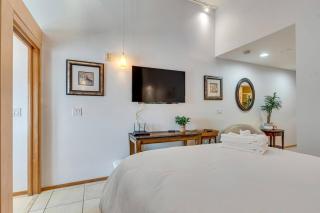 402 Oasis Cabana Condo | European Village - 1