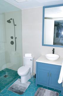 Cozy 1 Bedroom Near Longbay Beach - 3