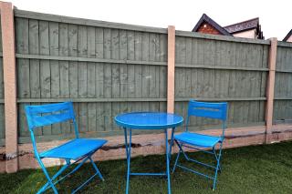 Quirky 2-Bed Brentwood Home Near High St & Station - With Parking - 1