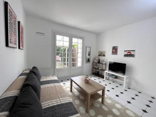 L'Aventura avec 7 chambres et Jardin - 0