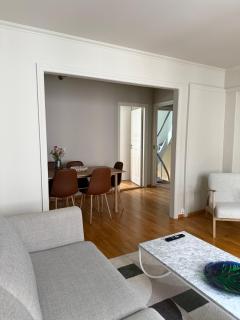 Romslig leilighet midt i Bergen sentrum - komfort med kvalitetsenger og dyner - 1