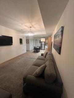 1BR in Hollywood w patio & parking!! - 4
