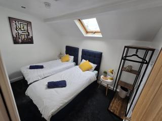 5 Bed Cottage Free Parking - Stainforth - 4