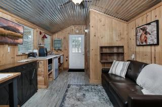 Pixie's Porch Tiny Home - 8
