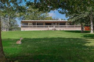 The Lodge At Our Texas Ranch - 8