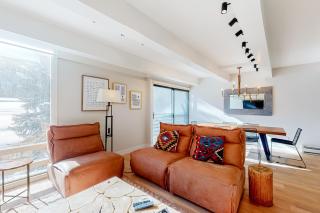 Vail International 204 - 6