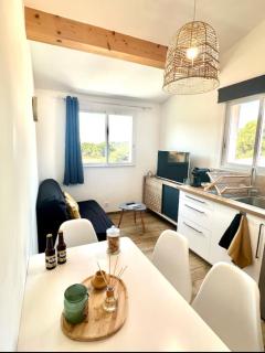 Appartement avec terrasse privée et piscine - 0