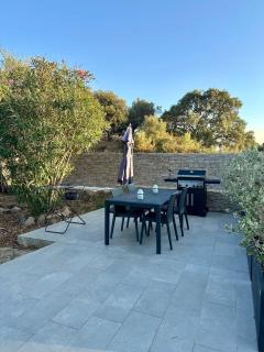 Appartement avec terrasse privée et piscine - 2