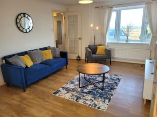 Seaview house - Three bedroom house with close access to beach by Catchpole Stays - 3