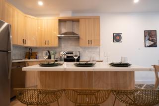 Stylish 2BD Brooklyn Retreat with Backyard & Basement - 0