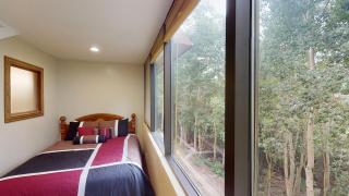 Royal King Suite Pool-Spa Ski-in out Gym, Sauna, Laundry, BBQ - Brian Head - 4