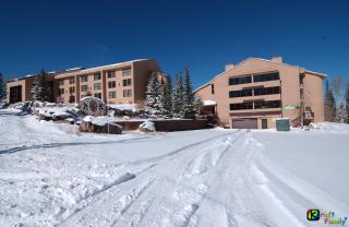 King Suite Pool/Spa Ski-in/out Gym Sauna BBQ - 4