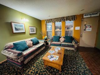 Airport Motor Inn - 7
