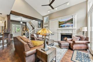 Luxurious Peak 8 Lodge 4BDR Near Slopes with Private Hot Tub - 3