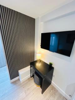 Studio 3 Bransford Rd - 2