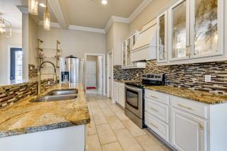 Fenced-In Yard and Pond Views Home 18 Mi to LSU! - 6