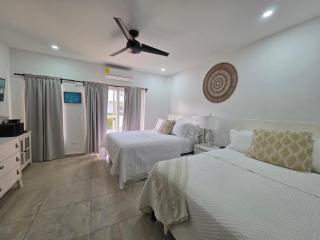 Las Palmas Joliet - 7