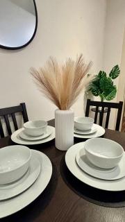 Stylish Canary Wharf Gem - O2 & Excel - Sleeps 4 - 5