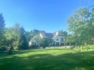 Beautiful 2 BR Walkout Fenced-Gated Villa Property - 8