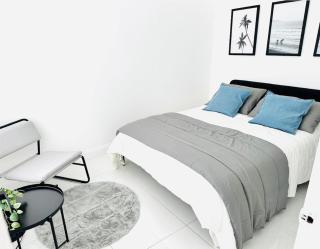 Palm Breeze Getaway - 7