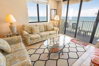 Oceanfront 2BR-Exclusive Sand Beach Club! - 9