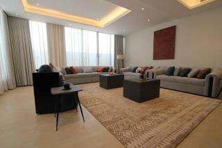 Luxurious suite with a terrace overlooking KAFD - 9