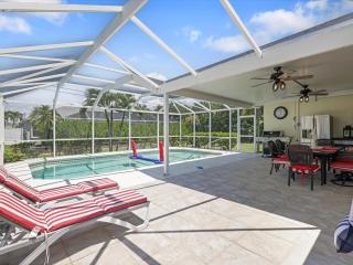 Ruby's Tropical Oasis, amazing indoor-outdoor living space - 0
