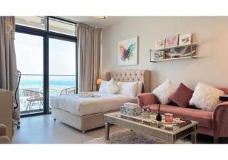 Soho Saadiyat Island Poolside Luxury Retreat - Moments from Louvre Abu Dhabi - 1