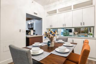 Spacious 2 Bedroom Condo in DTLA, Large Private Patio, Pets Welcomed - 4