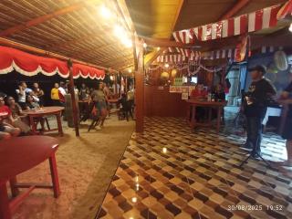 Three Ken Homestay & Cafe - Manado - 8