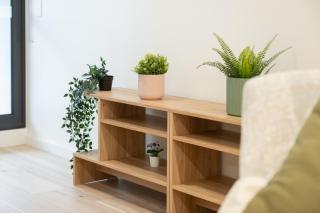 Cozy 2-Bedroom Apartment in Centre Canberra with Parking - 1