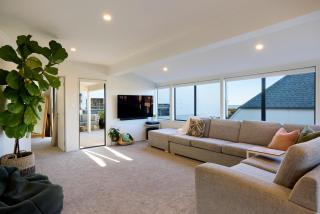 Family Friendly Beach Haven with Pool, Spa & Ocean Views - Mount Maunganui - 4