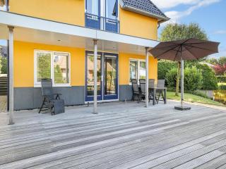 Waterfront Villa Near Groningen - 2