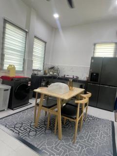 The Indah Homestay Gerik - 1