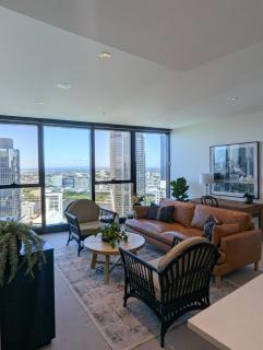 Brisbane luxe city living in the sky - 3