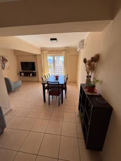 Amplio depto a estrenar a metros de plaza principal - 0