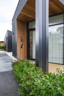 Architectural guest house in St Clair - 0