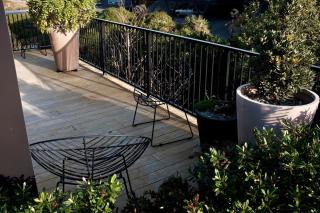 Architectural guest house in St Clair - 7