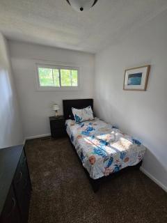 Cozy 3BR Cottage Near Headlands - 6