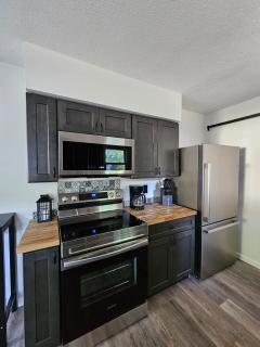 Cozy 3BR Cottage Near Headlands - 5