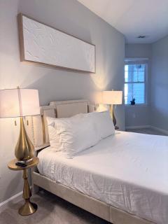 Dulles Corner Escape - 5 min from Airport - 9