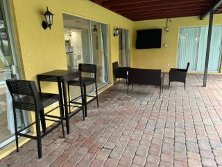 3 bed 2 bath pool house with water access - 5