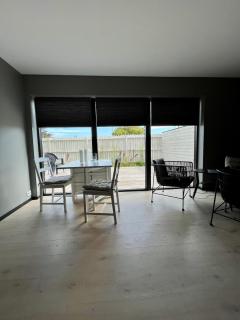 three bedrooms with shared kitchen and bathroom room two - 1