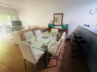 2 Bedroom Villa with private courtyard, close to resort pool - 4
