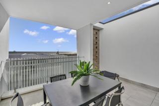 Oceanview Luxury with Dedicated Workspace - 5