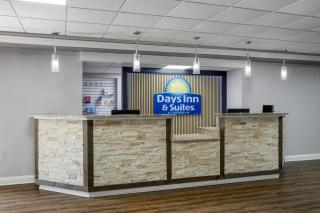 Days Inn and Suites by Wyndham Hammond, IN - 7