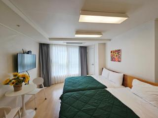 40, 2 minutes run to the beach, close to the sea, 5 minutes to Club D Oasis swimming pool, nice and long walk along the beach - 6